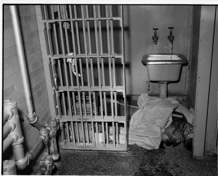 15_1_Dead Man w_Mop&Blanket_0233