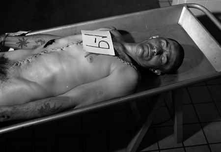 15_20_dead man in metal bed_0334