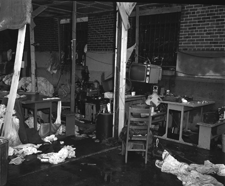 15_2_dissheveled room_0246