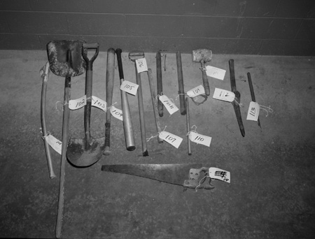 15_3_evidence-shovels, saw_0317
