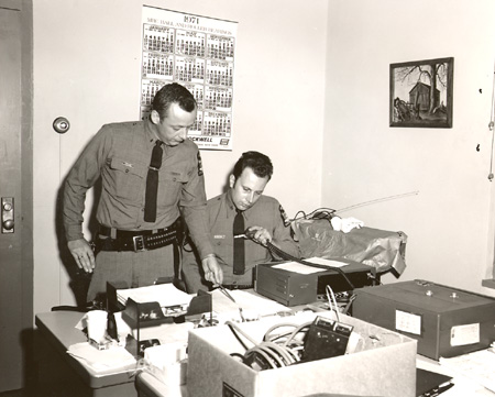 OB4S_cops at desk_0117