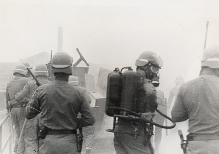 officer w_tank & gas mask_0120