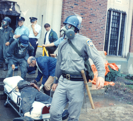 pi_police w gas mask, victim_0166