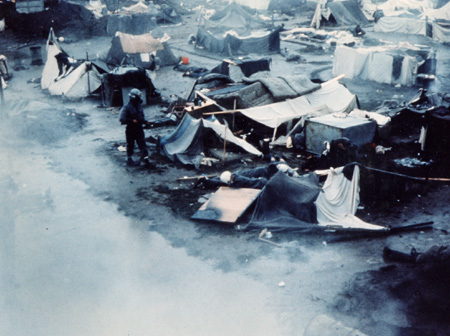 pi_soldier outside tent_0168