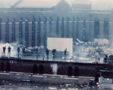 pi_yard, cops on catwalk, gas_0172
